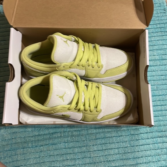 air jordan 1 low ‘limelight’ size 8 - Picture 5 of 6